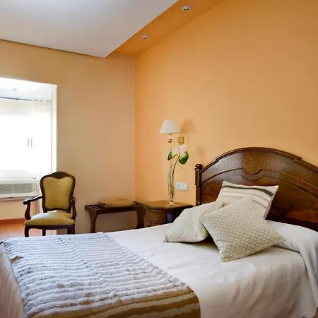 Roma Hotel 2*